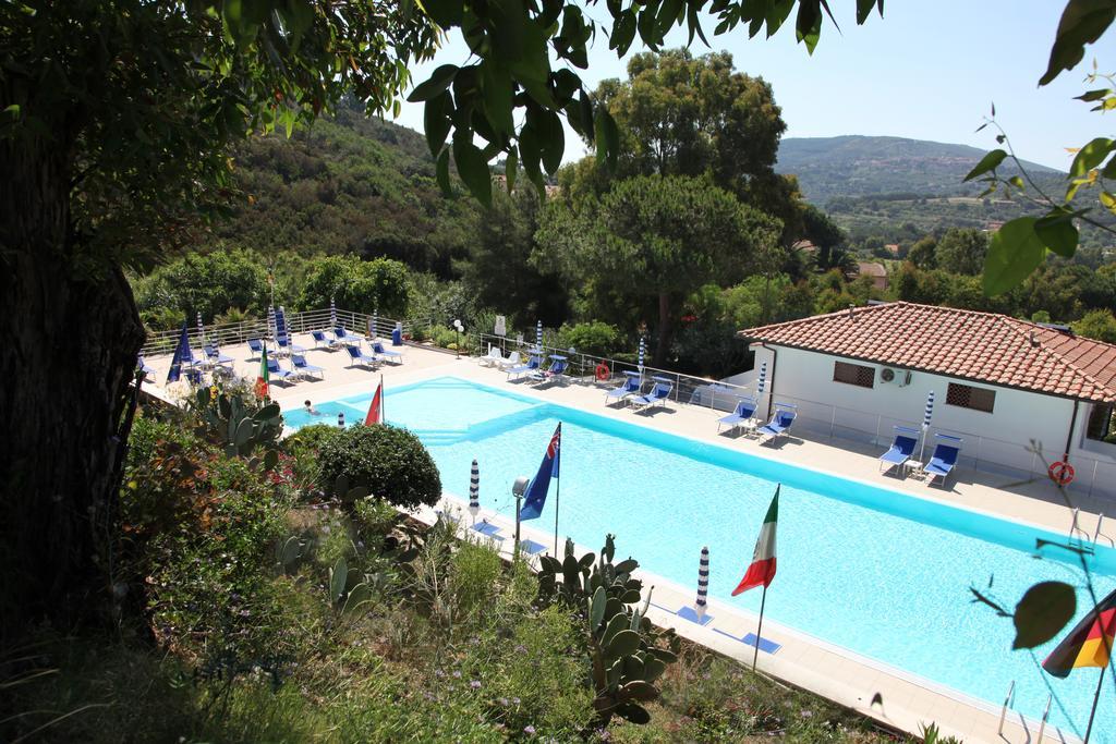 Hotel Villa Giulia Порто-Аццурро Екстер'єр фото